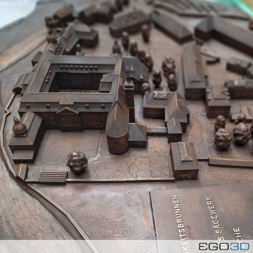 Detailansicht des fertigen Bronzegusses des Klostermodells