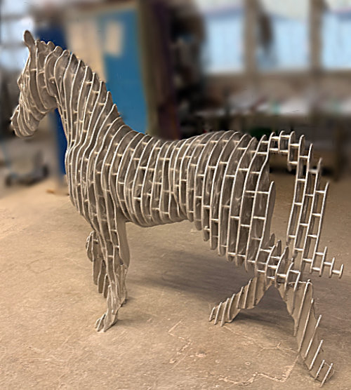 Das_fertige_Scheibenpferd_nach_der_Montage_1 Das_fertige_Scheibenpferd_nach_der_Montage_1