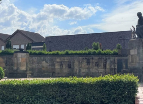 Gedenkstätte_nach_dem_Diebstahl_der_Tafeln Gedenkstätte_nach_dem_Diebstahl_der_Tafeln